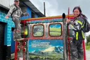 adventure-rider-local-transport-truck