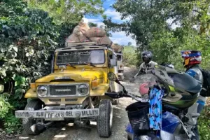 overland-support-vehicle-colombia-tour